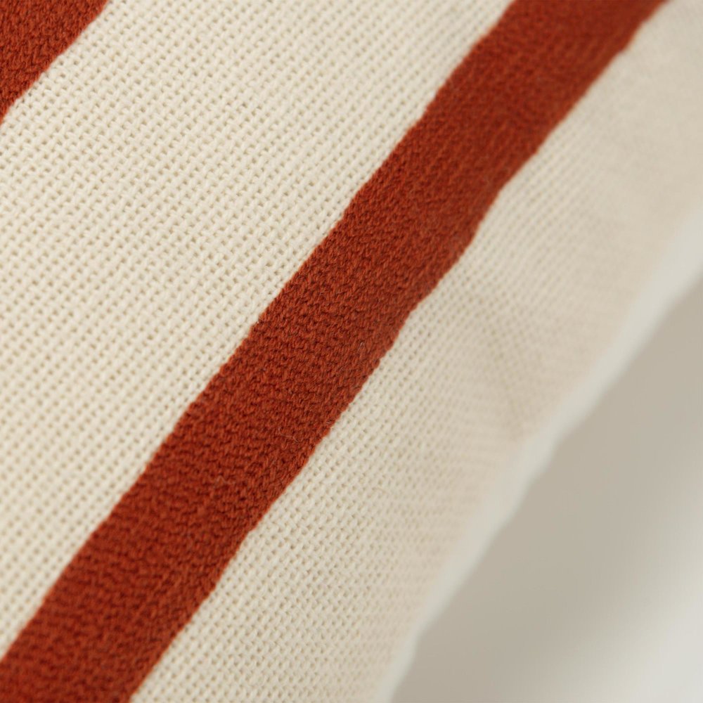 20"X20" 1 decorative pillow cover. Picture 3