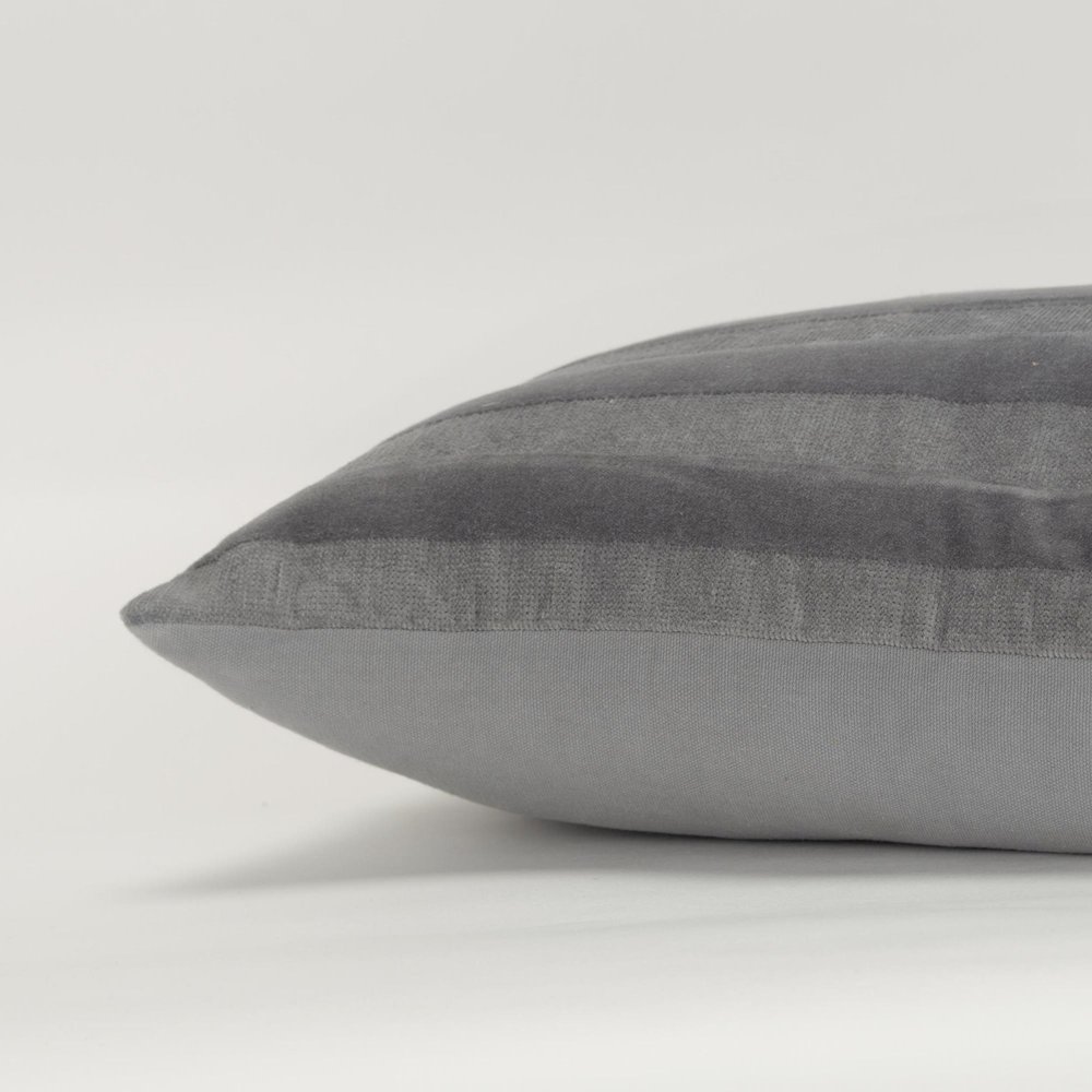 14"X26" 1 decorative pillow cover. Picture 5