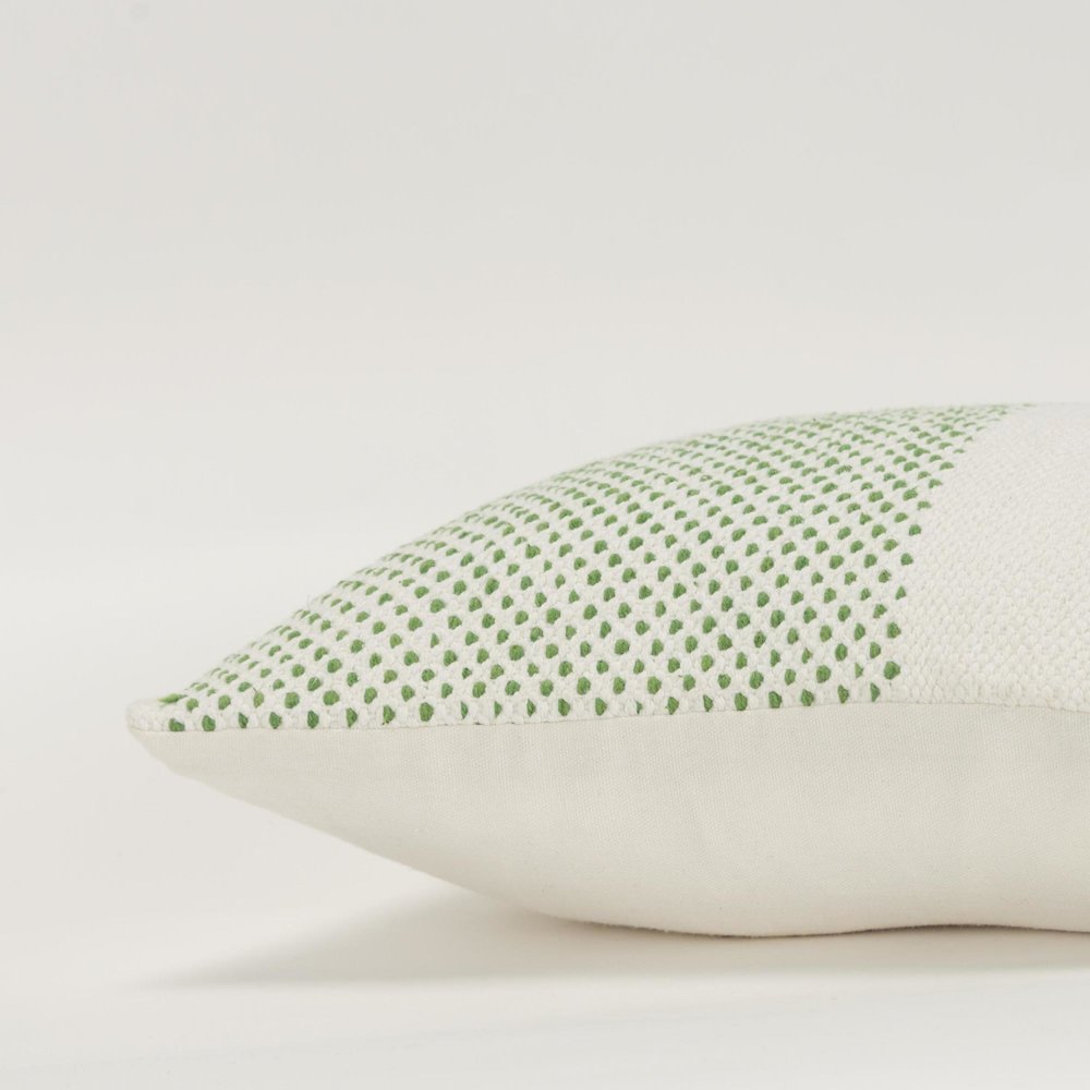 14"X20" 1 decorative pillow cover. Picture 5