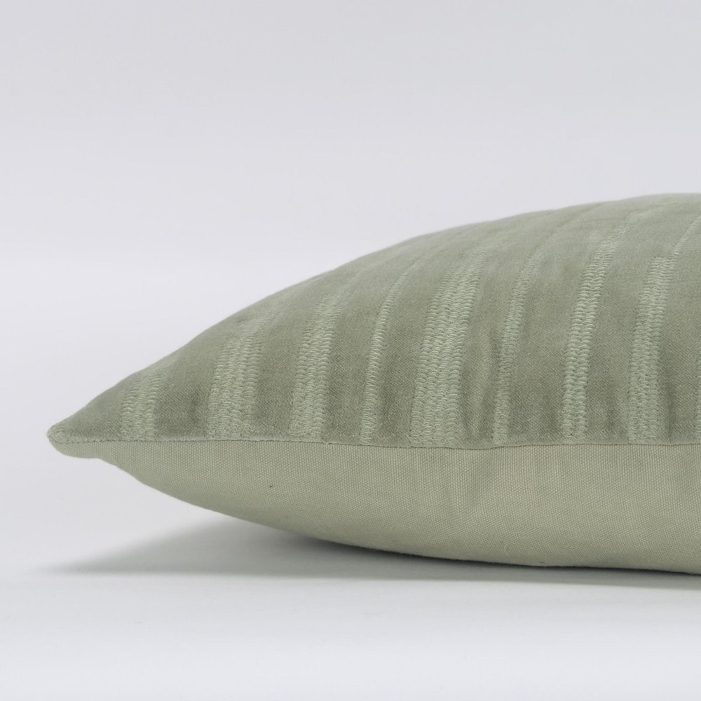 14"X26" 1 decorative pillow cover. Picture 5
