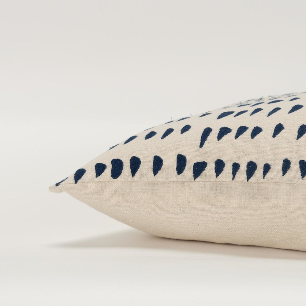 14"X26" 1 decorative pillow cover. Picture 5