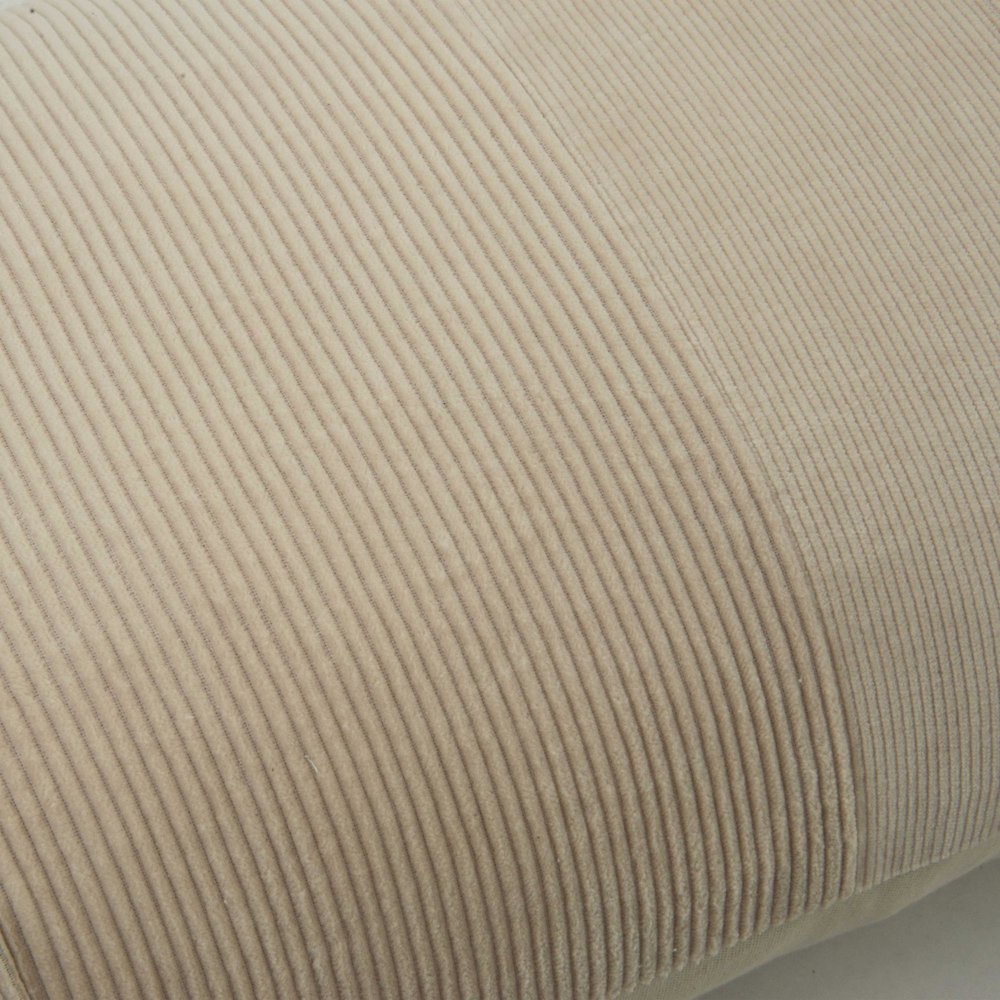 14"x26" indoor pillow. Picture 2