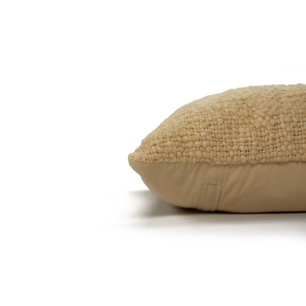 20"X20" INDOOR PILLOW. Picture 4