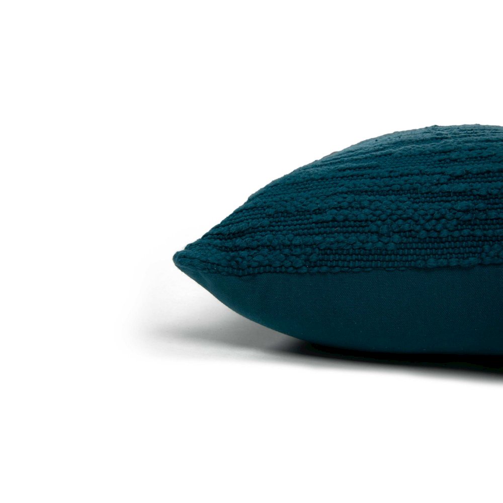 14"x20" INDOOR PILLOW. Picture 4