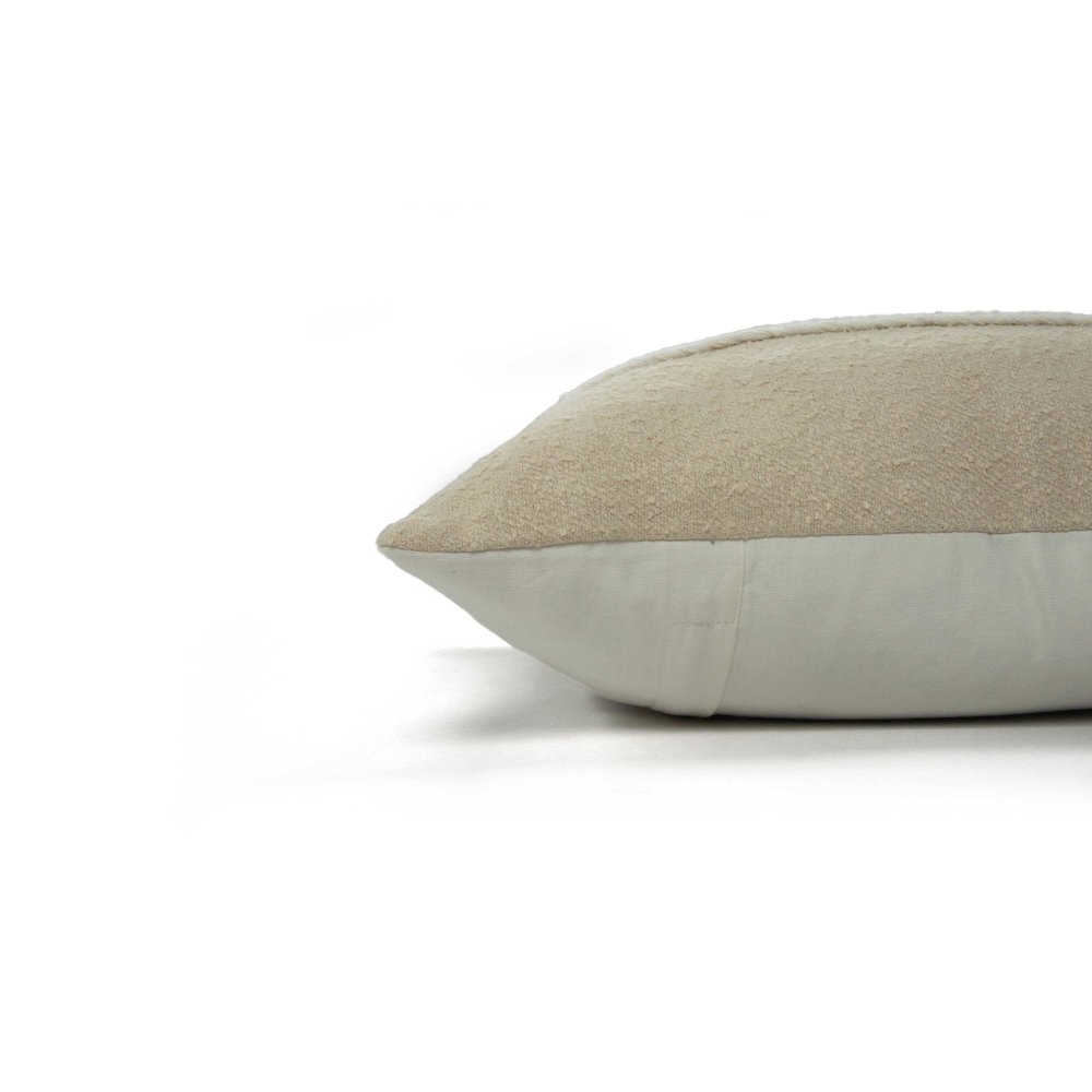 20"x20" INDOOR PILLOW. Picture 2