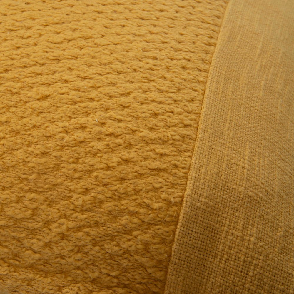 20"X20" INDOOR PILLOW. Picture 2