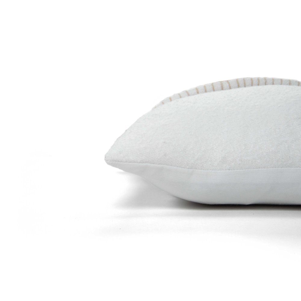 14' X 20" INDOOR PILLOW. Picture 2