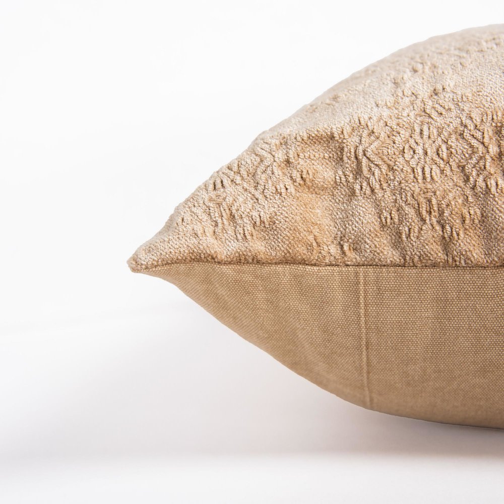Transitional  14" x 20" Pillow Cover. Picture 4
