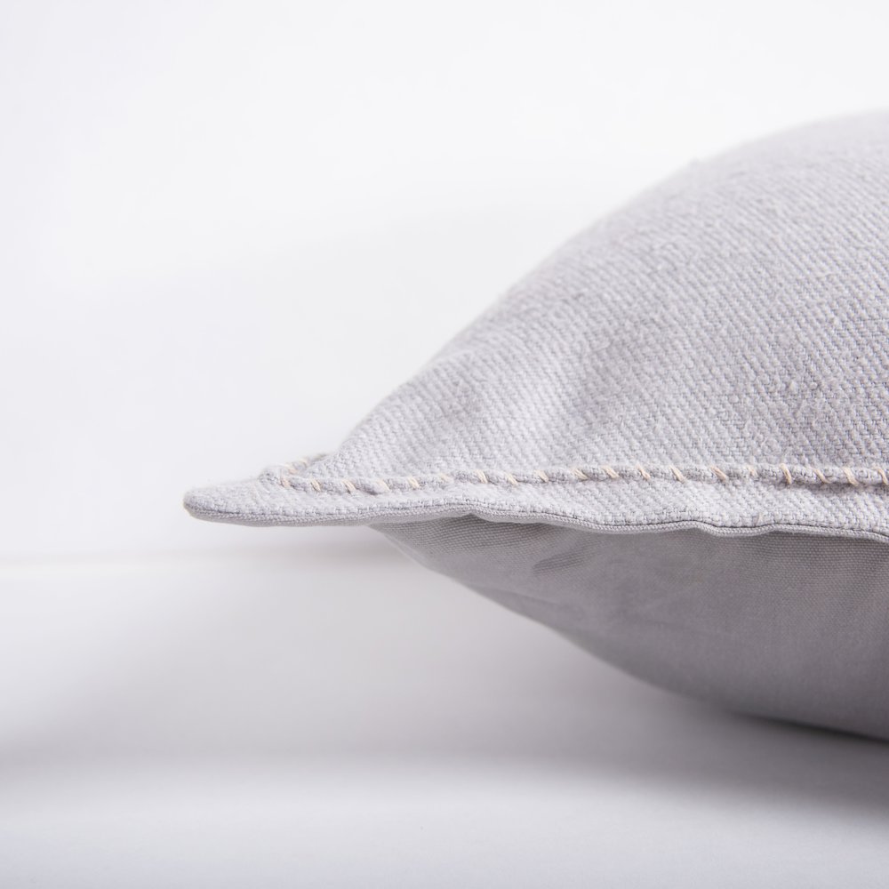 20"x20" INDOOR PILLOW. Picture 5