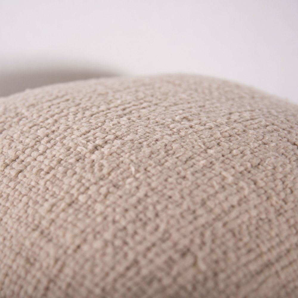 20"X20" INDOOR PILLOW. Picture 3
