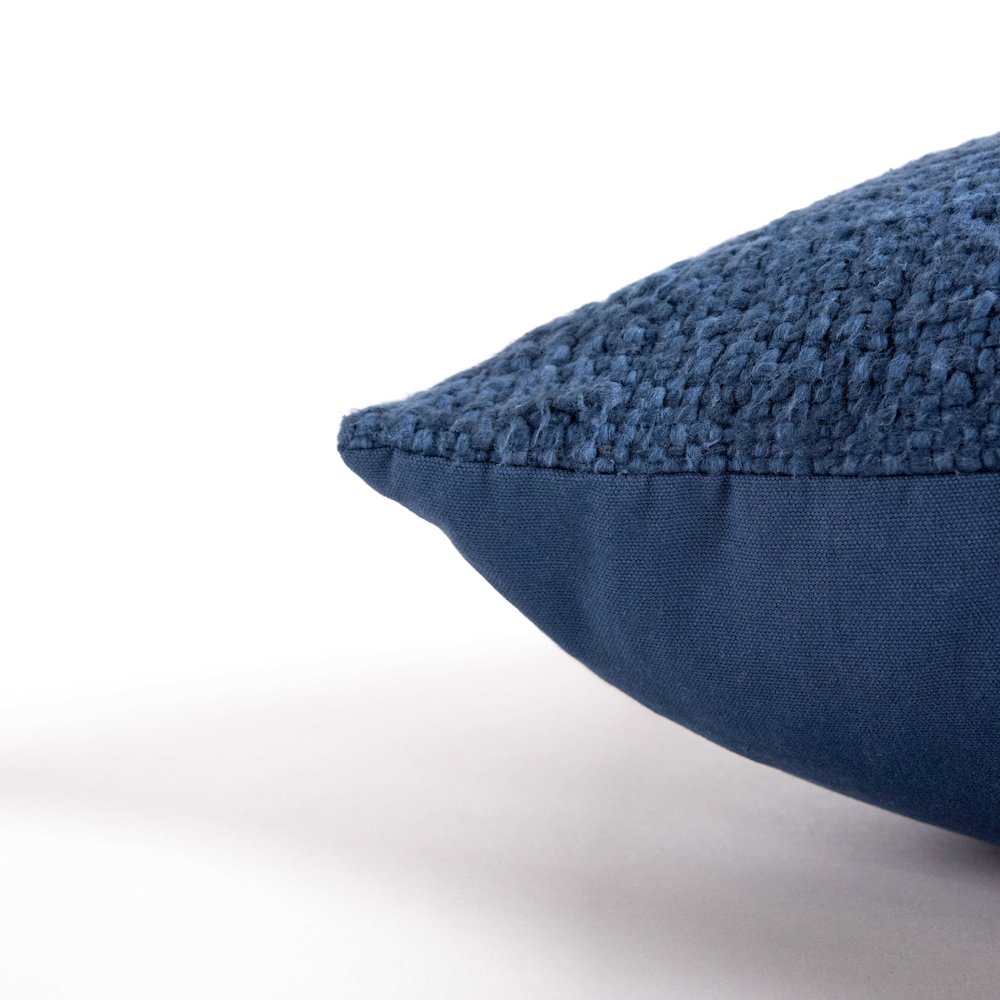 20"X20" INDOOR PILLOW. Picture 4