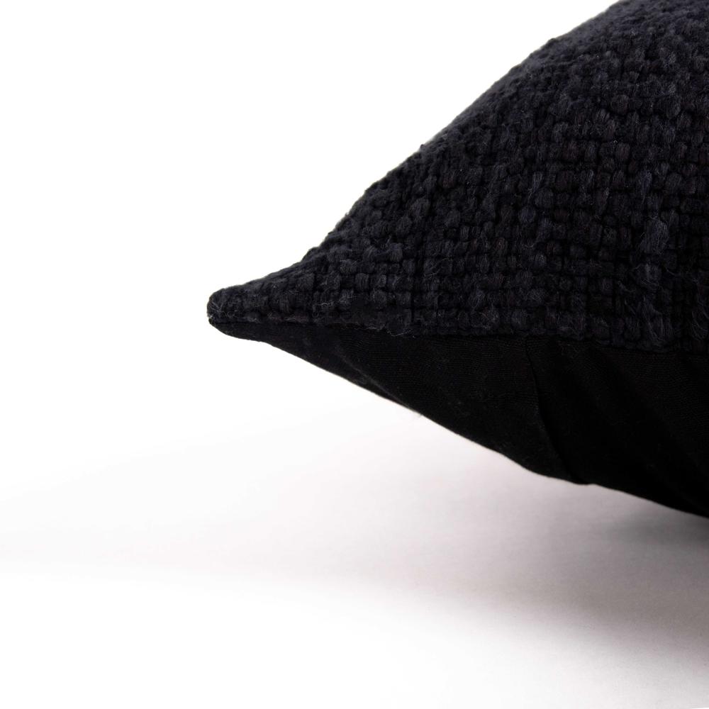 20"X20" INDOOR PILLOW. Picture 4