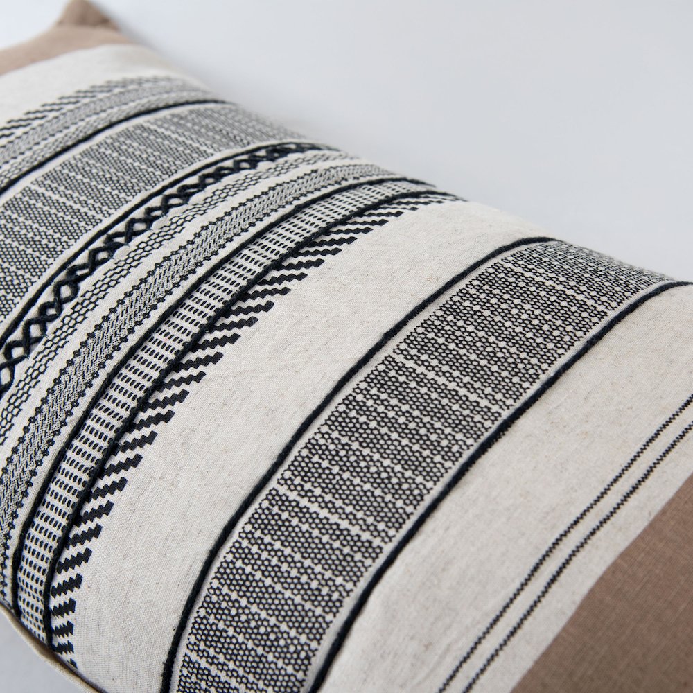 Transitional  14" x 26" Pillow Cover. Picture 3