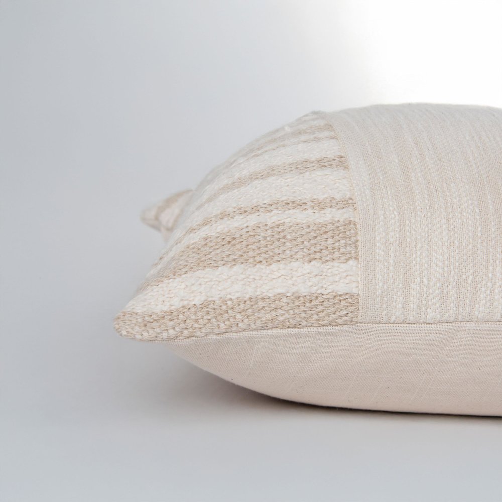 Transitional  20" x 20" Pillow Cover. Picture 6