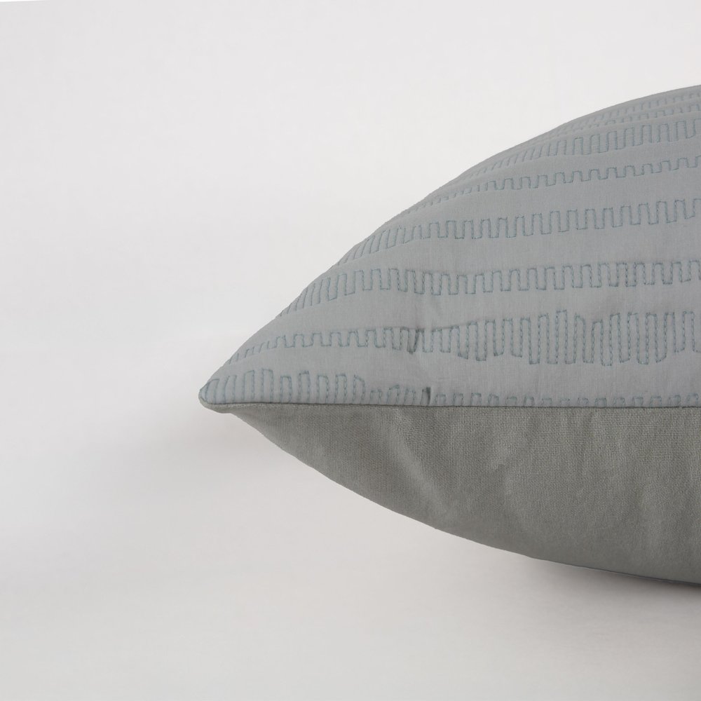 Transitional  20" x 20" Pillow Cover. Picture 6