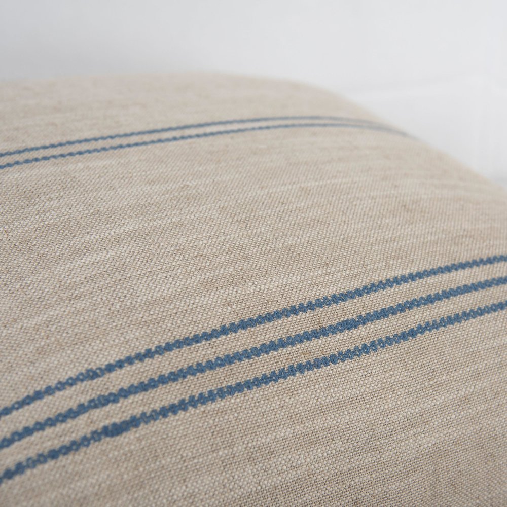 Transitional  20" x 20" Pillow Cover. Picture 5