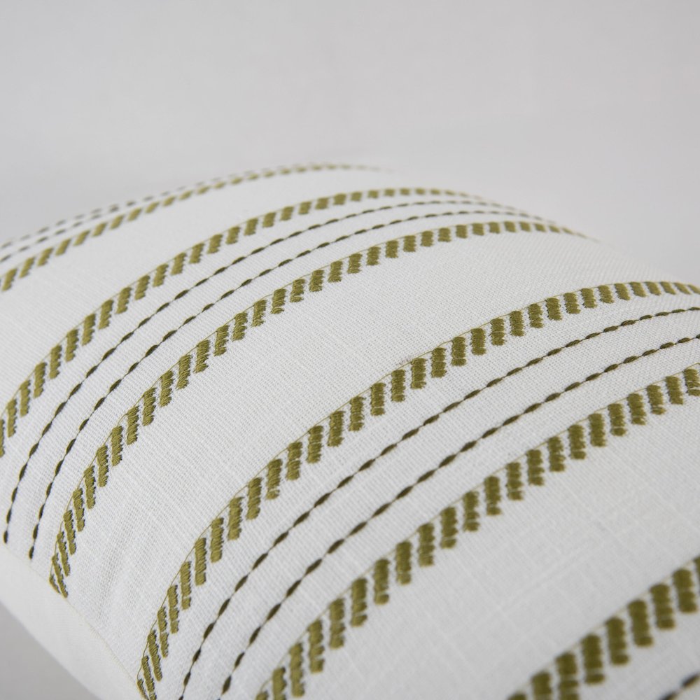 Transitional  14" x 20" Pillow Cover. Picture 3