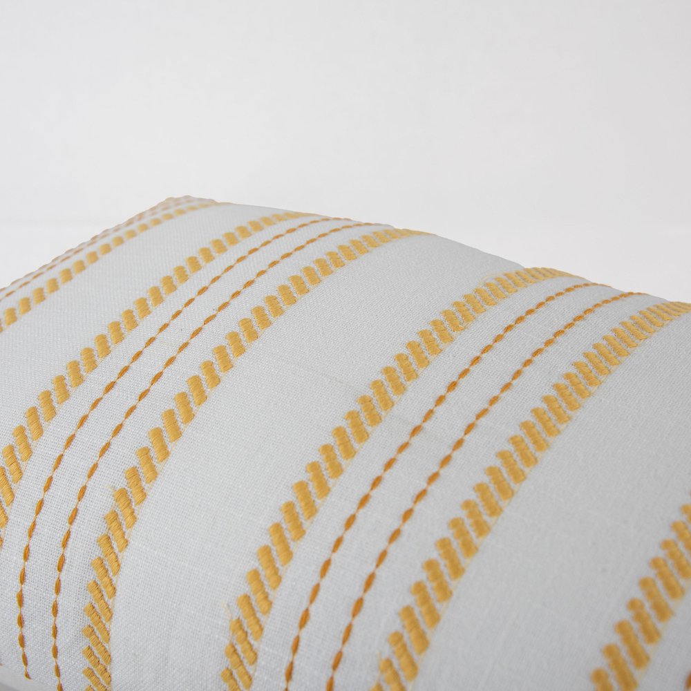 Transitional  14" x 20" Pillow Cover. Picture 3