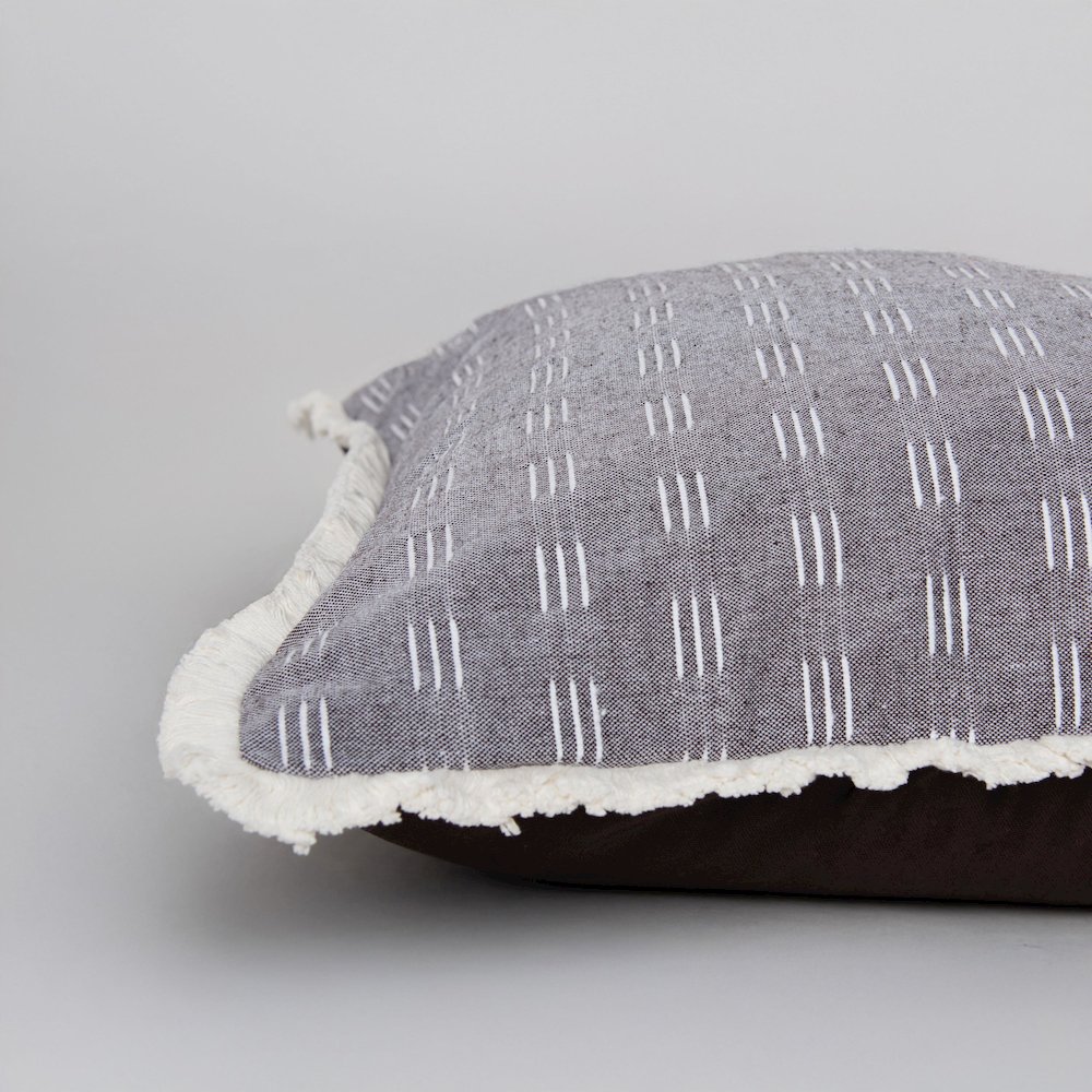 Traditional  20" x 20" Pillow Cover. Picture 5