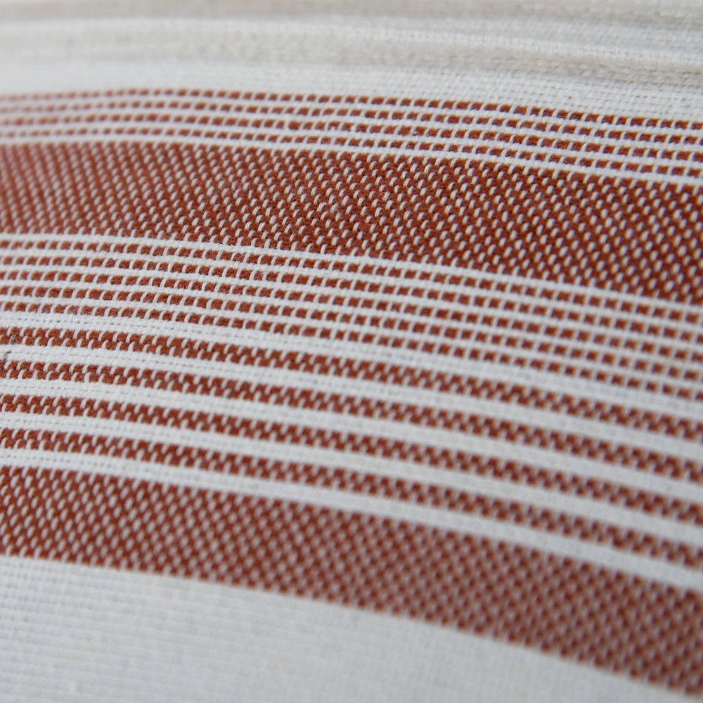 Traditional 20" x 20" Pillow Cover. Picture 3