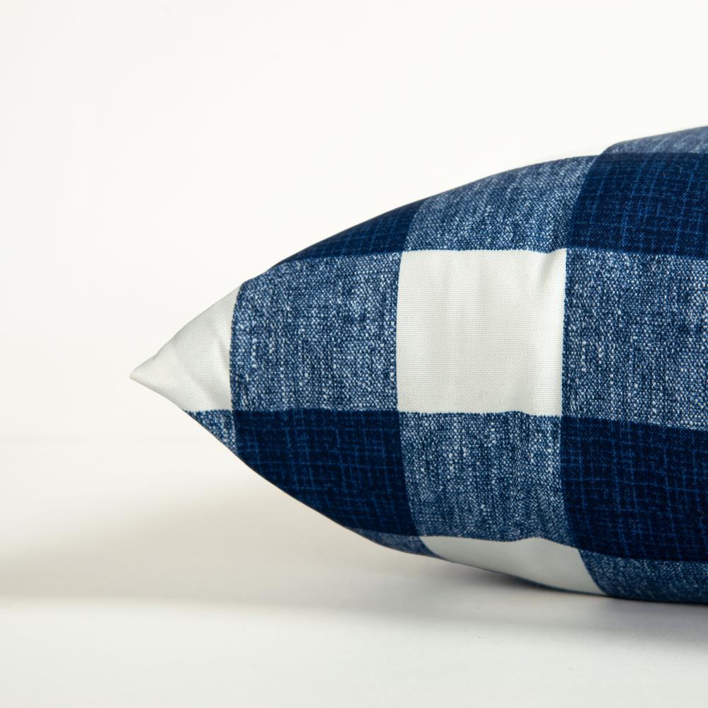 22" x 22" Indoor/ Outdoor Pillow. Picture 2