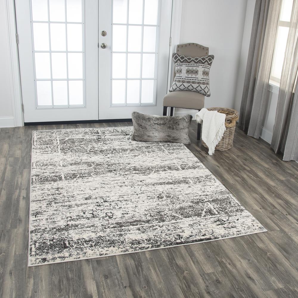 8' x 10' Machine-Made Rectangle Rug. Picture 12