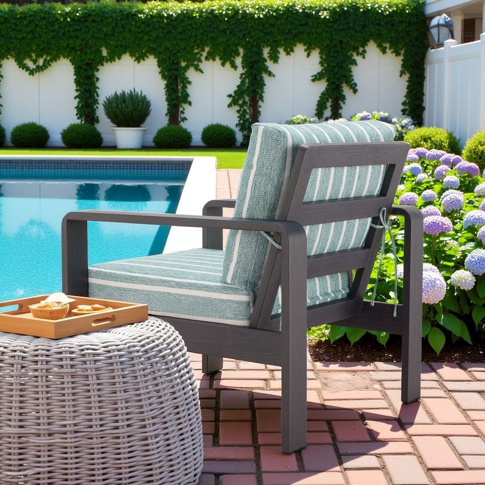 Green Aluminum Outdoor Chair, Modern Patio Seating for Garden or Deck. Picture 2