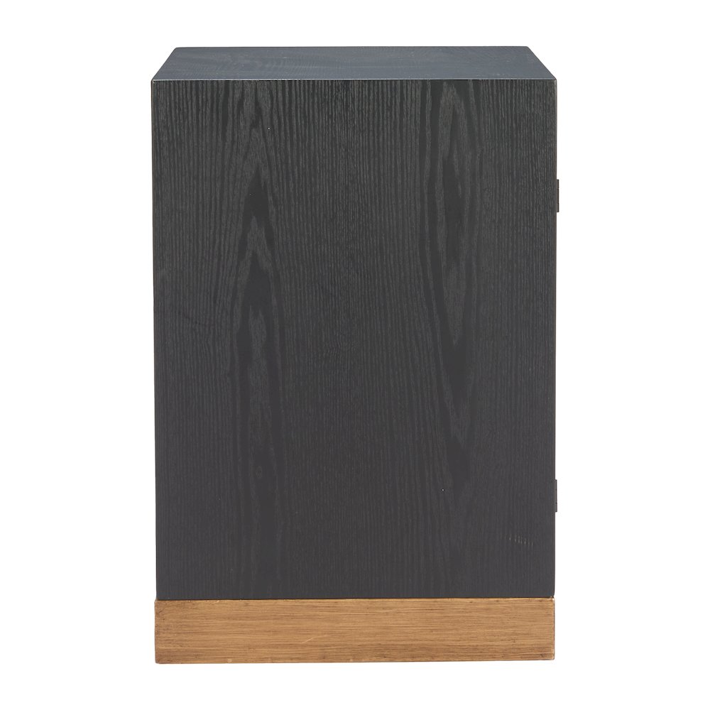 Trazo Side Table Black. Picture 3