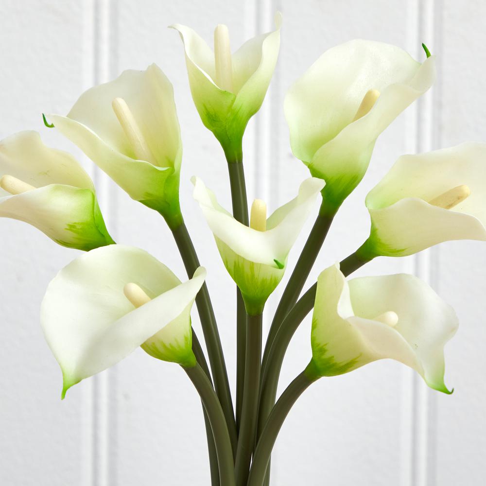 Classic Calla Lily Arrangement. Picture 2
