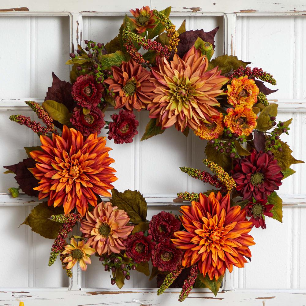 22in. Dahlia & Mum Wreath. Picture 3