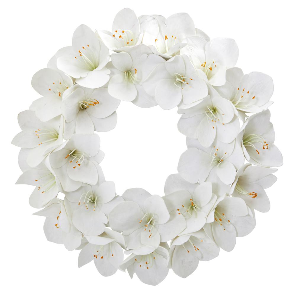 24in. Amaryllis Artificial Wreath. Picture 1