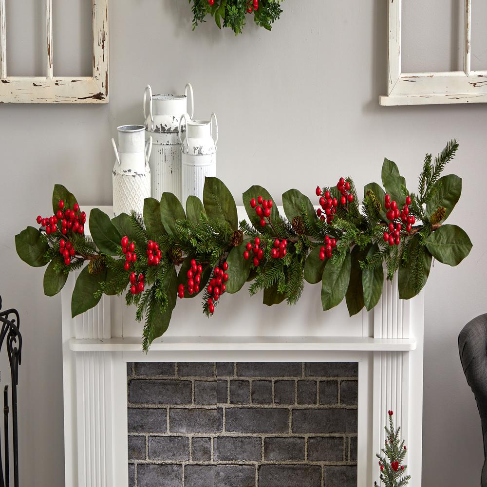 5ft. Magnolia Berry Pine Artificial Garland. Picture 1