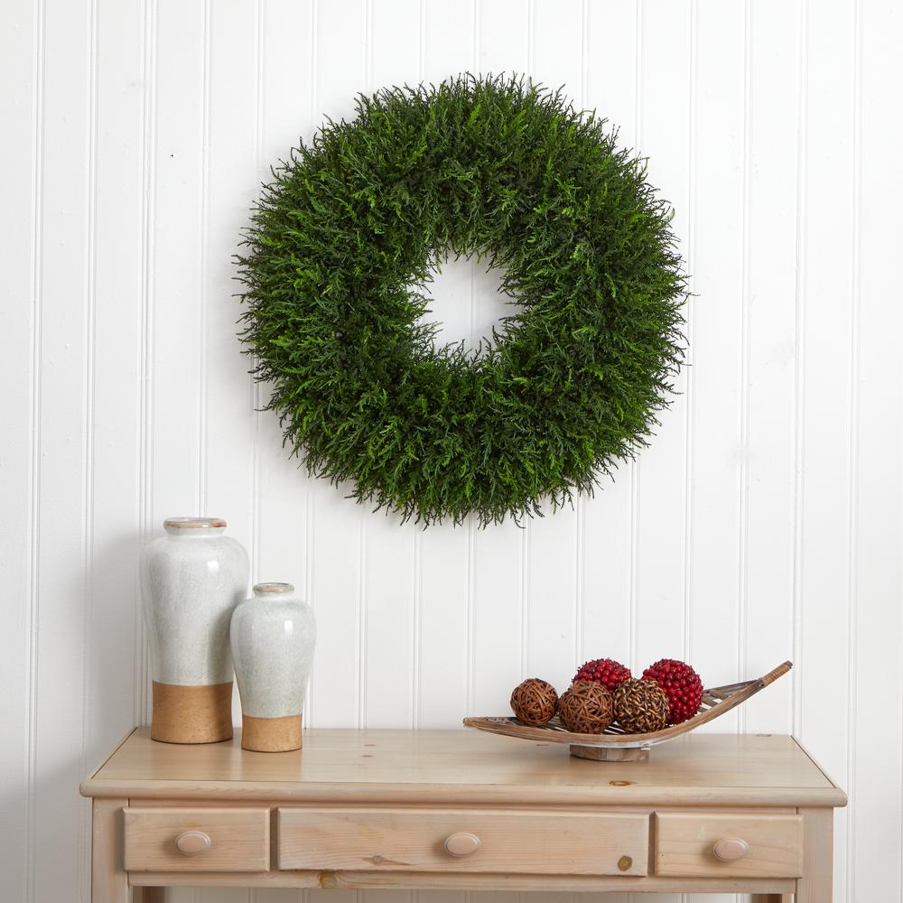 32in. Giant Cedar Artificial Wreath. Picture 2