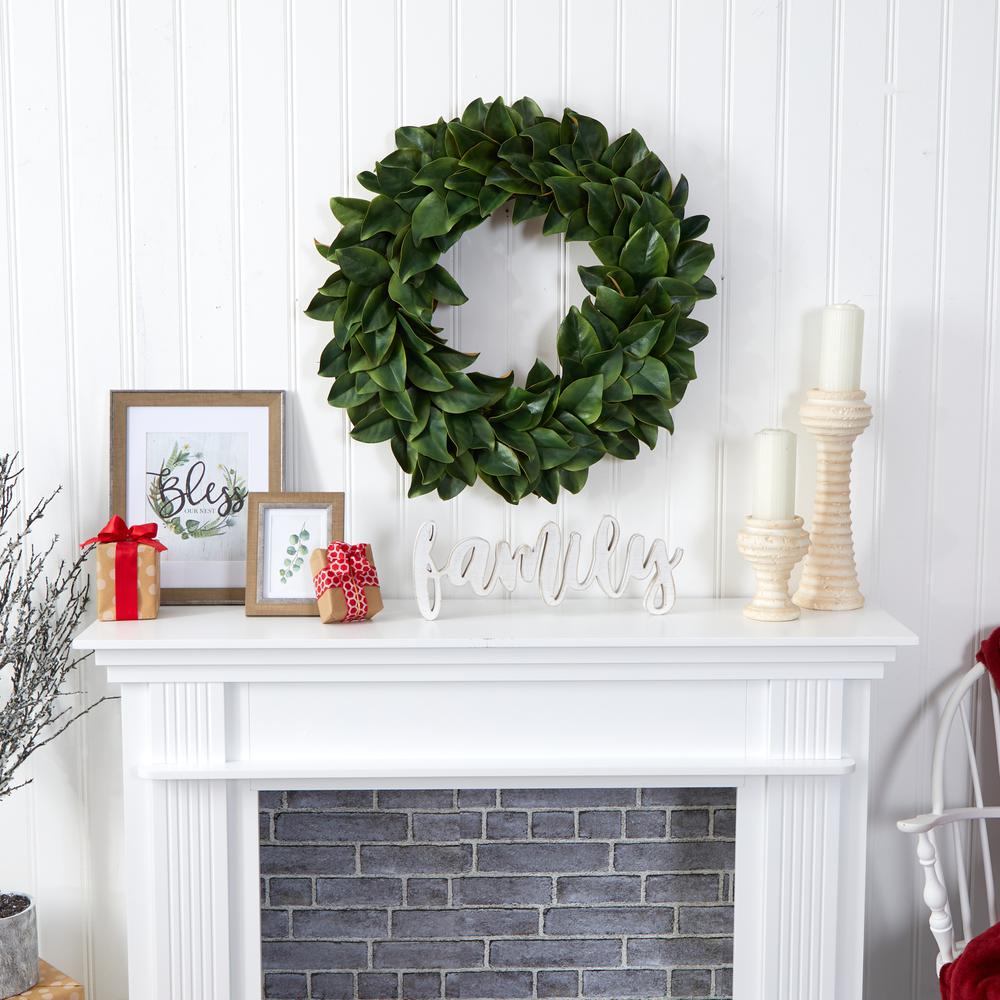 30in. Magnolia Artificial Wreath. Picture 2