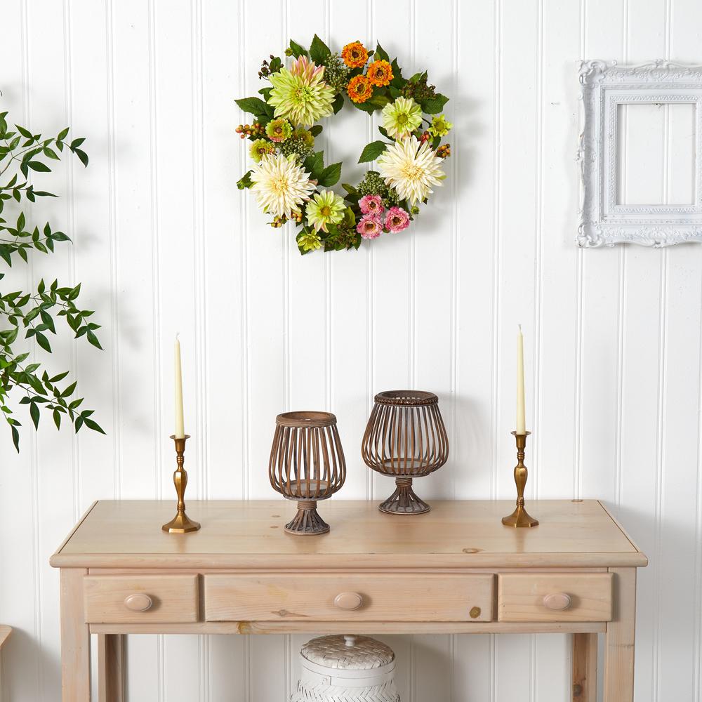 22in. Dahlia Mum Wreath. Picture 3