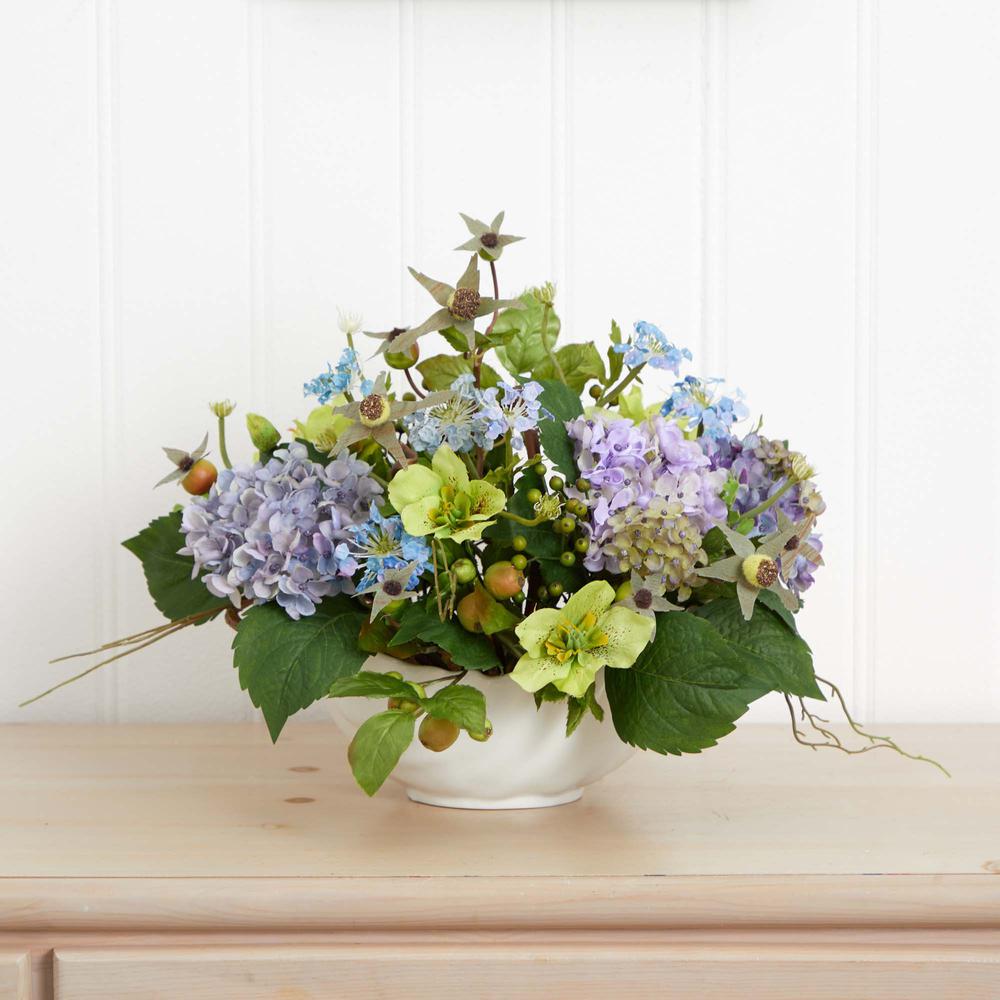 Hydrangea Centerpiece. Picture 4