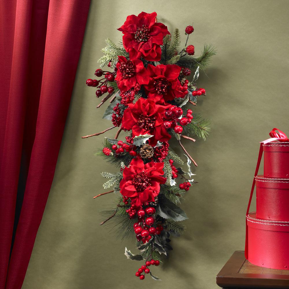 Poinsettia Teardrop. Picture 2