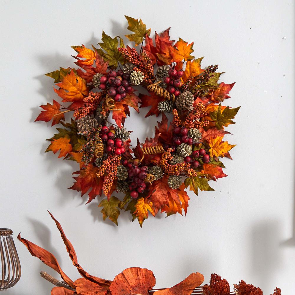24in. Maple and Berry Wreath. Picture 4