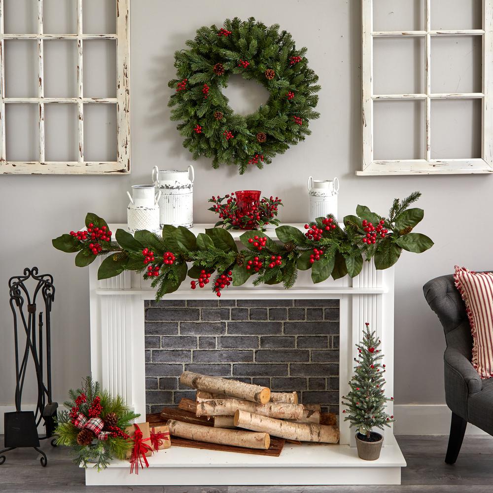 Holly Berry Candelabrum. Picture 3