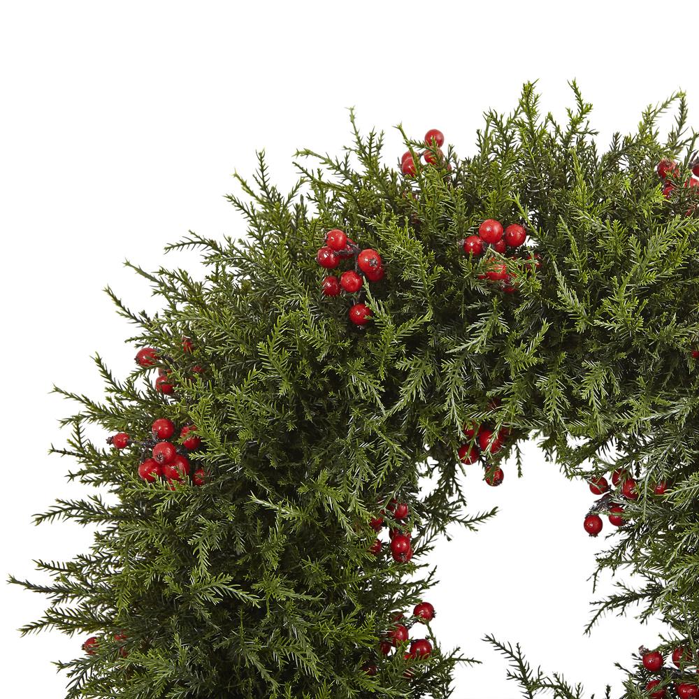 20in. Cedar Berry Wreath. Picture 2