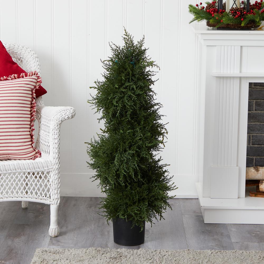 43in. Cedar Spiral Topiary with Lights. Picture 7