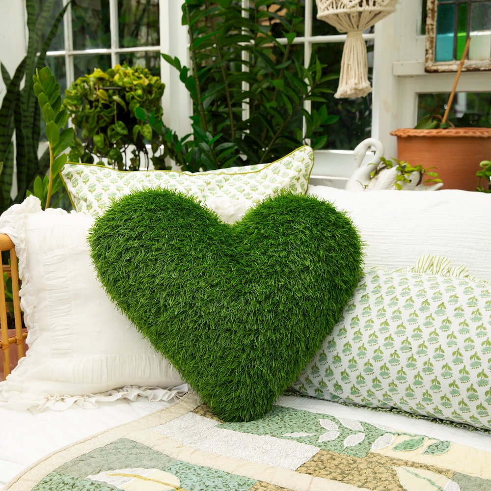 19in. UV Resistant Artificial Heart Shaped Grass Pillow Cushion (Indoor/Outdoor). Picture 5