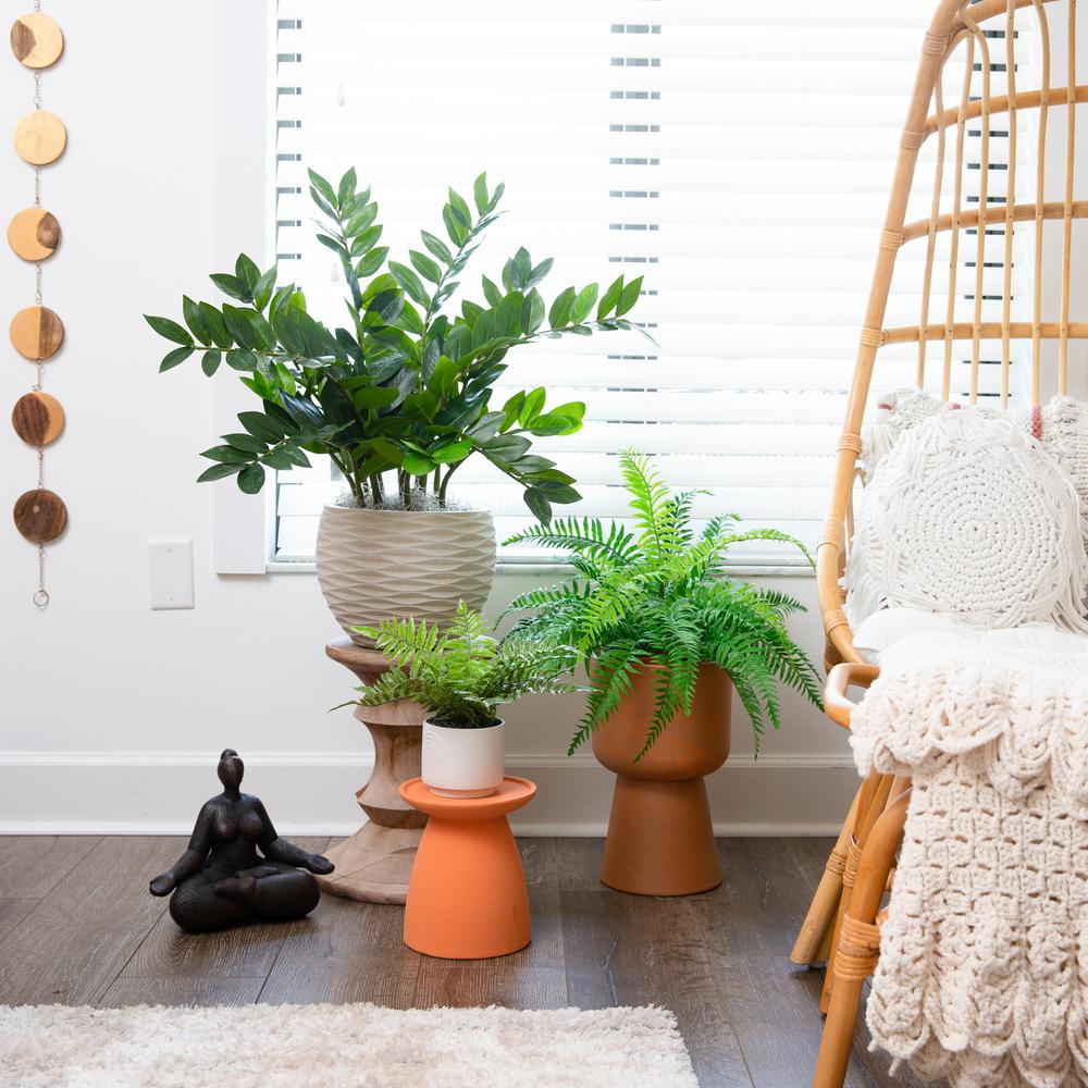 22in. Artificial Fern Plant in Decorative Planter. Picture 4