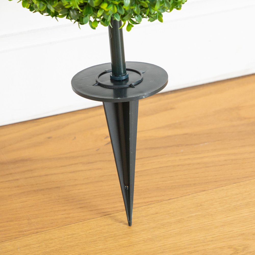 3ft. UV Resistant Boxwood Topiary with Integrated Ground Stake (Indoor/Outdoor). Picture 5
