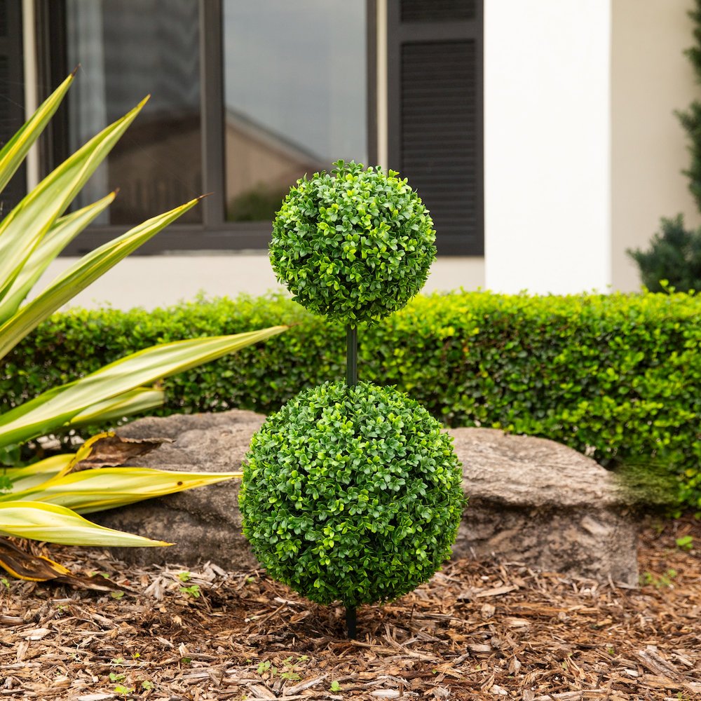 3ft. UV Resistant Boxwood Topiary with Integrated Ground Stake (Indoor/Outdoor). Picture 7