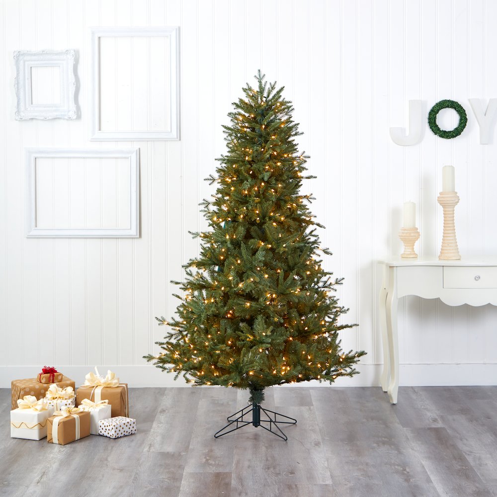 6.5ft. New Hampshire Spruce Artificial Christmas Tree with 500 Warm White Lights. Picture 5