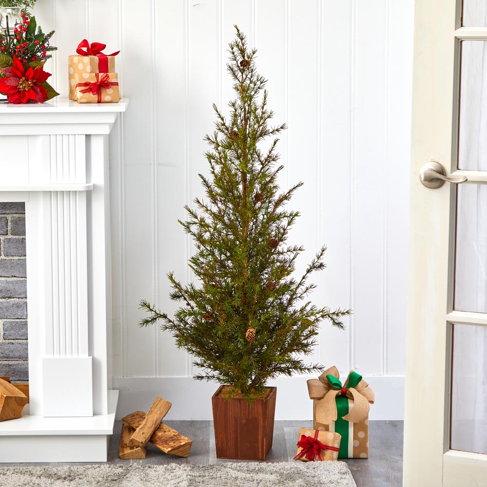 4ft. Alpine Natural Look Artificial Christmas Tree. Picture 3