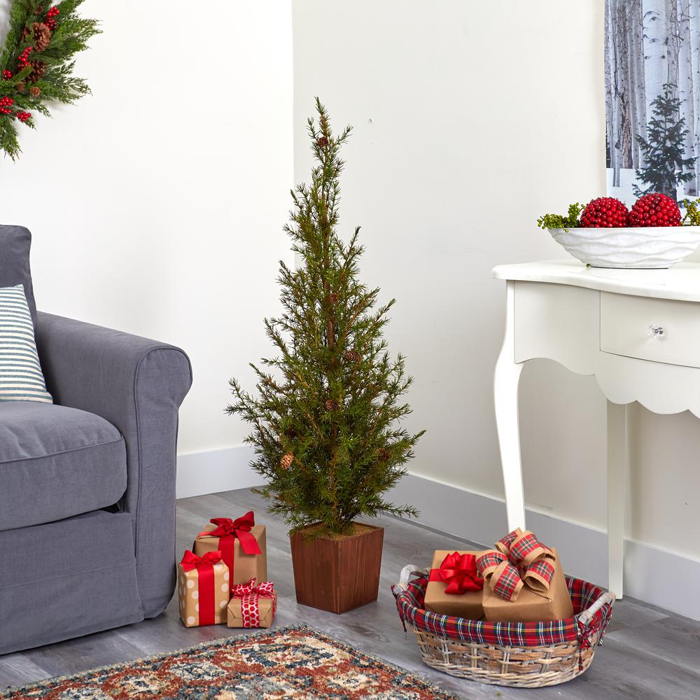 4ft. Alpine Natural Look Artificial Christmas Tree. Picture 4