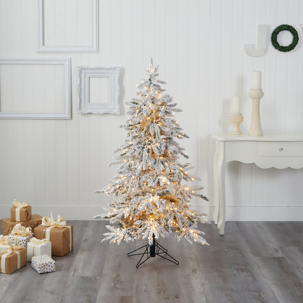 5ft. Flocked Grand Northern Rocky Fir Christmas Tree with 650 Warm LED Lights. Picture 7