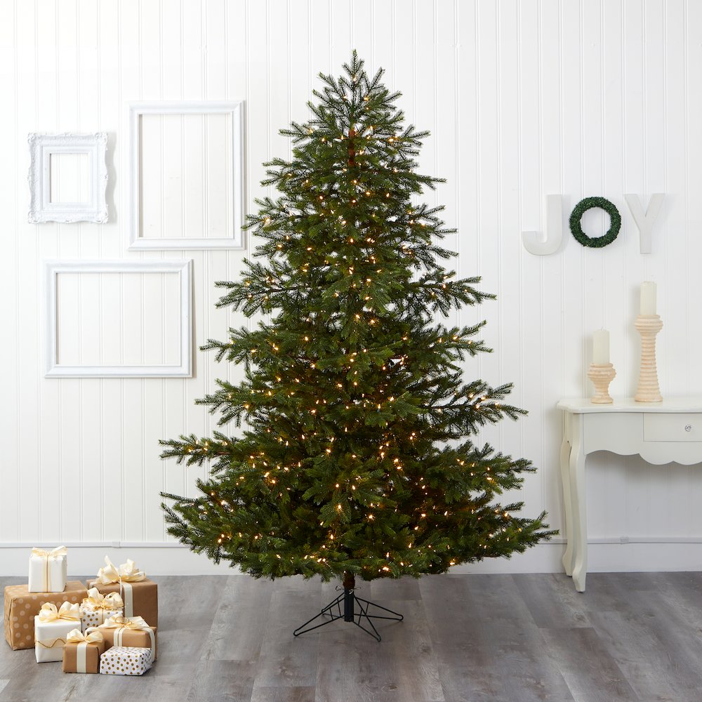 7.5ft. South Carolina Spruce Real Touch Christmas Tree with 650 Warm LED Lights. Picture 6